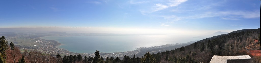 Das Panorama auf dem Chaumont in Richtung Neuenburgersee