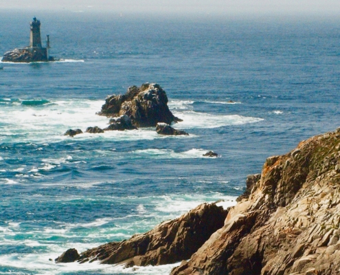 Wilde Strömungen an der Pointe du Raz. Eine Herausforderung für Skipper.