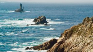 Wilde Strömungen an der Pointe du Raz. Eine Herausforderung für Skipper.