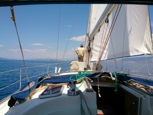 Unterwegs mit der Charteryacht. Mit Co-Skipper ein besseres Gefühl.